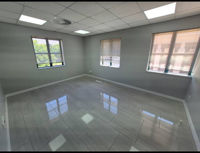 135M² OFFICE TO LET IN SUNNINGHILL